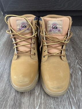 Classic Brown Work Boots with Cushioned Collar - Brahma